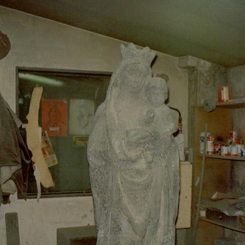 Die neue Statue in der Werkstatt.
